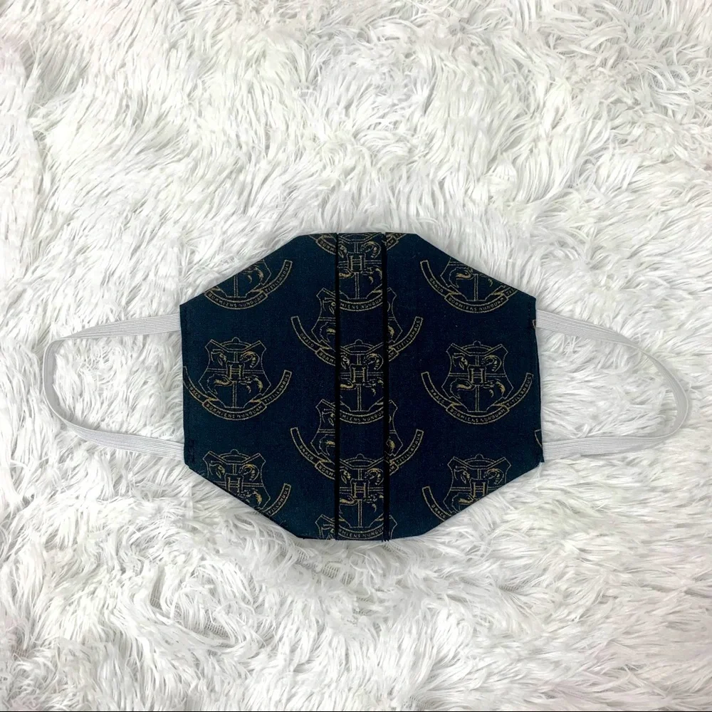 Harry Potter‎ Hogwarts Crest Face Mask